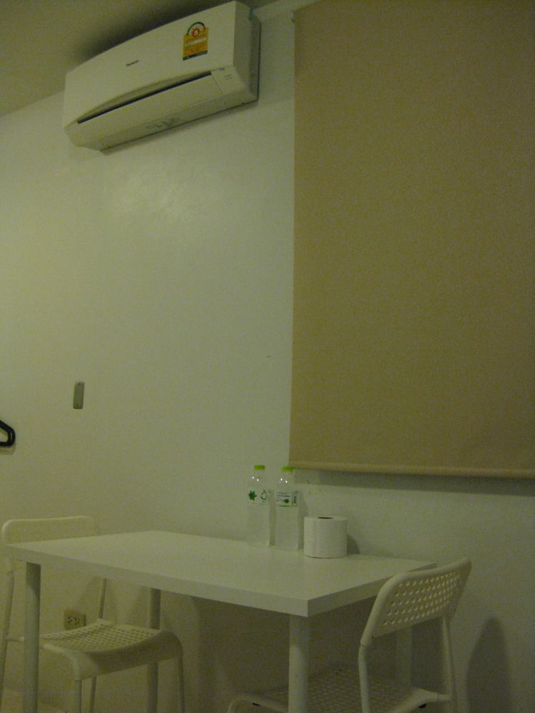 Rest 3 Hostel Bangkok Exterior foto